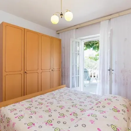 Vrandecic - Two Bedroom With Garden Terrace *
